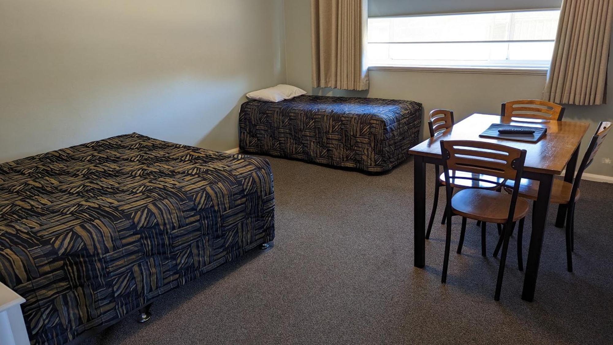 Country Motel *